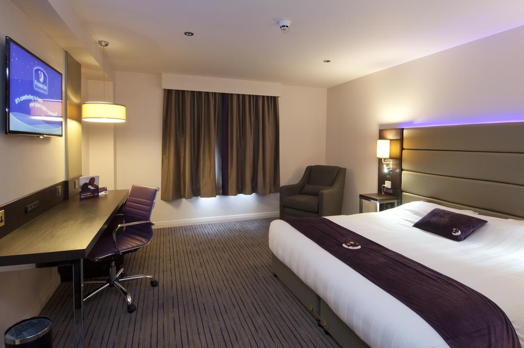 Premier Inn Дънфърмлин Екстериор снимка