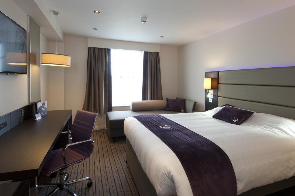 Premier Inn Дънфърмлин Стая снимка