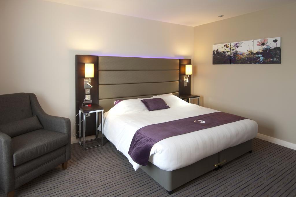 Premier Inn Дънфърмлин Стая снимка