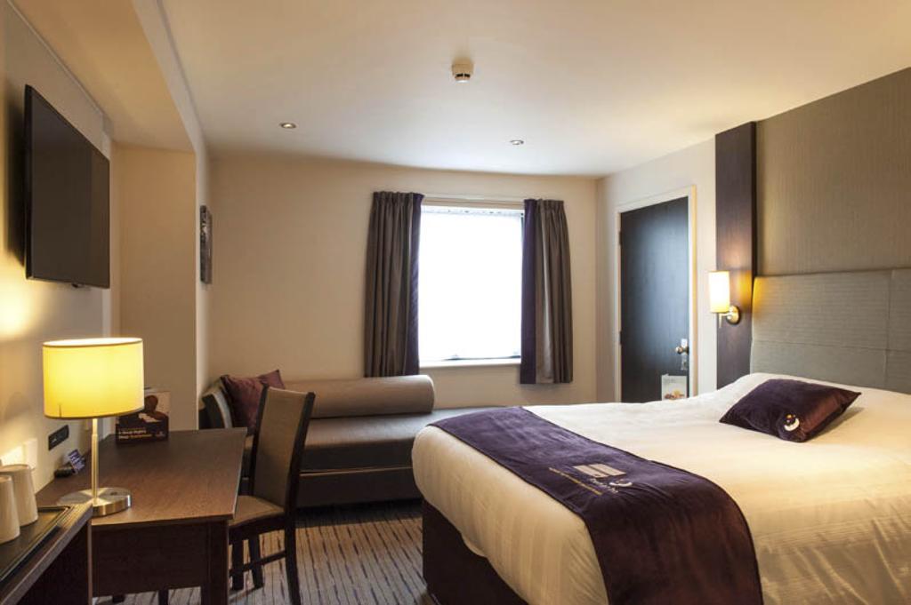 Premier Inn Дънфърмлин Стая снимка