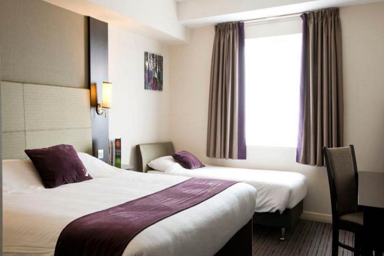 Premier Inn Дънфърмлин Екстериор снимка
